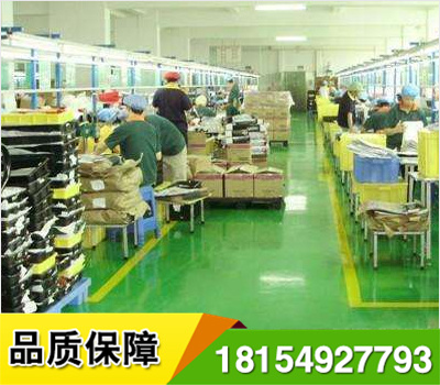 車間倉庫、劃線施工不用噴涂機(jī)械,熱熔機(jī)械,地面涂膠后直接粘貼,立即可以通車,野外施工簡便,經(jīng)久耐用,標(biāo)線邊緣整齊,作圖剪字方便,長期使用之平均造價(jià)低于所有標(biāo)線漆價(jià)格.高速路一